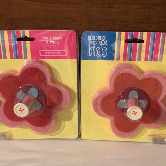 Restore & Restyle Kids Flower Wood Wall Pegs - 2 Sets - Picture 6 of 9